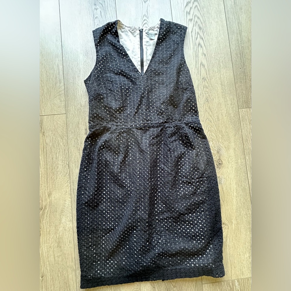H&M Black Sheath Cocktail Dress Sleeveless V-Neck Size 12